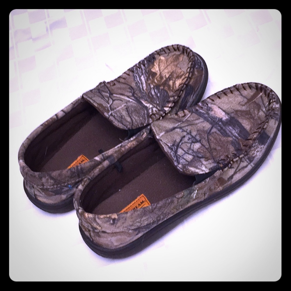 LIKE NEW SLIPPERS!